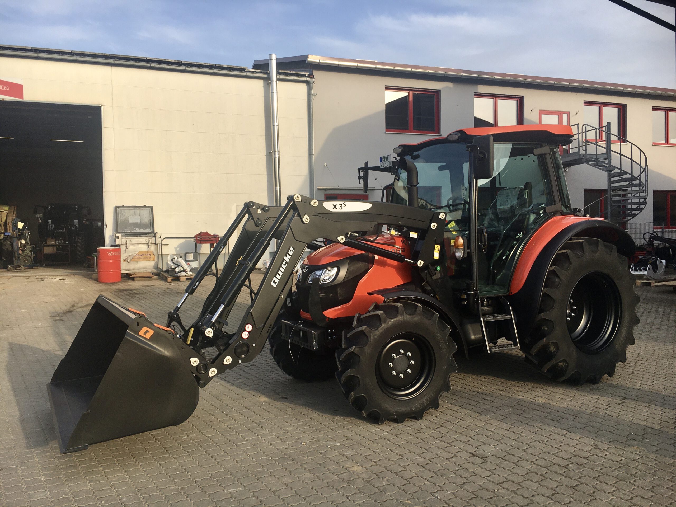 Falk Kubota Trettraktor Mit Frontlader & Anhänger – Robustes Spielzeug Für Kinder, 2060AM