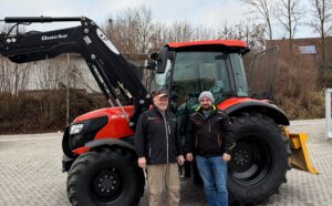 Kubota Schlepper M4063 mit ALÖ-Frontlader